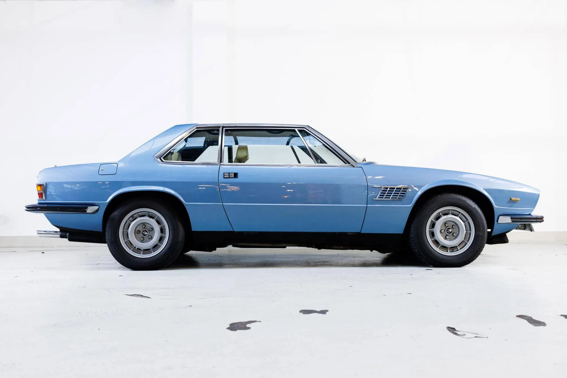 402-443 1/43 マセラティ Maserati Kyalami 402-443 1/43 マセラティ Maserati Kyalami 【公式通販】